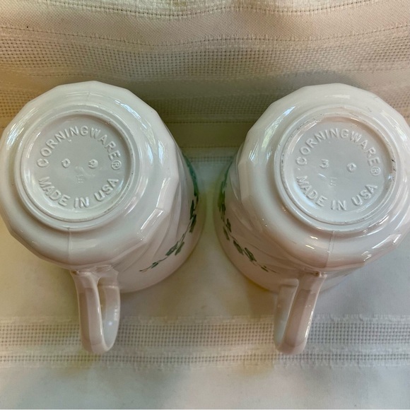 $5 ADD ON with $15+ Bundle Corningware Corelle Callaway 2 Cups VTG EUC - Picture 2 of 8